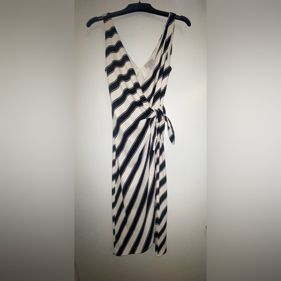 H&M Black and White Asymmetrical Dress - Picture 1 of 1